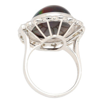 Bague cocktail en opale noire de 10,08 carats avec halo de diamants baguette et ronds – Assay Jewelers