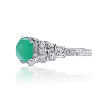 Bague Anciens en platine Art déco de 1935 avec émeraude taille triangle – Assay Jewelers