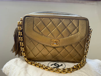 1990s Chanel Bijoux Tassel Camera Bag – Assay Jewelers