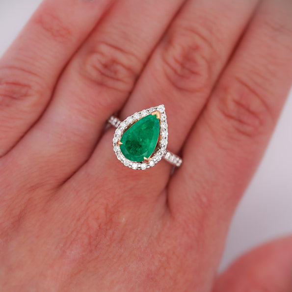 2.89 Carat Pear Vivid Green Emerald & Diamond Halo 18K Gold Halo Ring