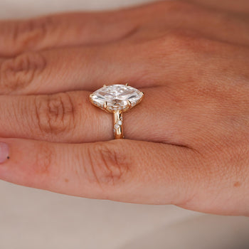 Bague de fiançailles en diamant de laboratoire marquise 3 carats cert. IGI avec pavage et anneau torsadé – Assay Jewelers