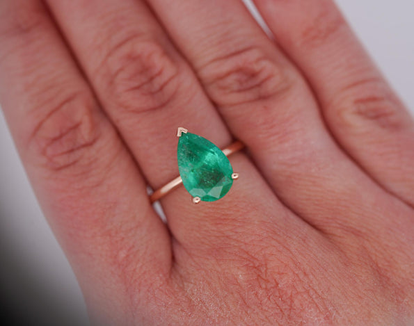 4.01 Carat Pear Cut Rich Green Emerald Solitaire 18K Rose Gold Ring