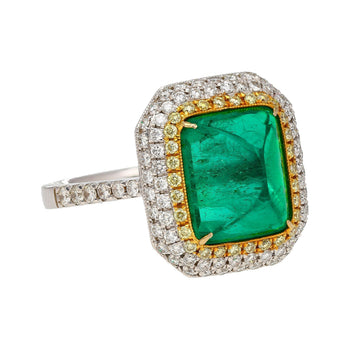 4,49 carats, Bague halo en or blanc 18k avec émeraude colombienne taille cabochon sugarloaf et diamants – Assay Jewelers