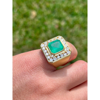 Bague pour homme émeraude 5 carats avec halo de diamants ronds en or jaune 18k – Assay Jewelers