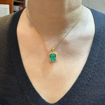 5.42 Carat Natural Emerald Pendant Necklace with Yellow Diamond Halo in 18k Gold – Assay Jewelers