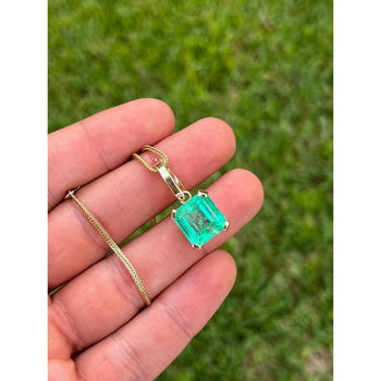 8 Carat Colombian Emerald Solitaire Pendant Necklace in 14k Gold – Assay Jewelers
