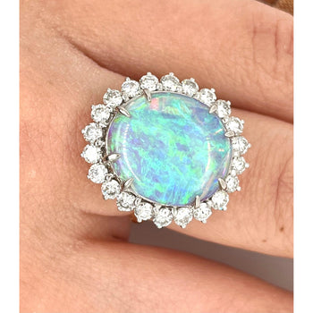 Bague halo en opale blanche et diamants de 4,09 carats, certifiée GIA, en platine et or – Assay Jewelers