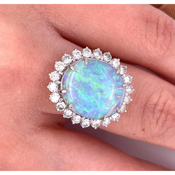 Bague halo en platine et or avec opale blanche de 4,09 carats et diamants certifiée GIA – Assay Jewelers