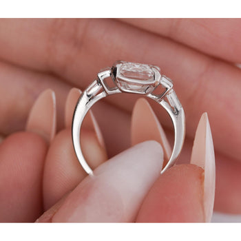 Bague Anciens en platine avec diamant de laboratoire taille émeraude de 4,51 carat certifié GIA – Assay Jewelers