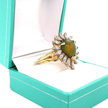Bague halo en opale naturelle taille poire et diamants taille marquise – Assay Jewelers