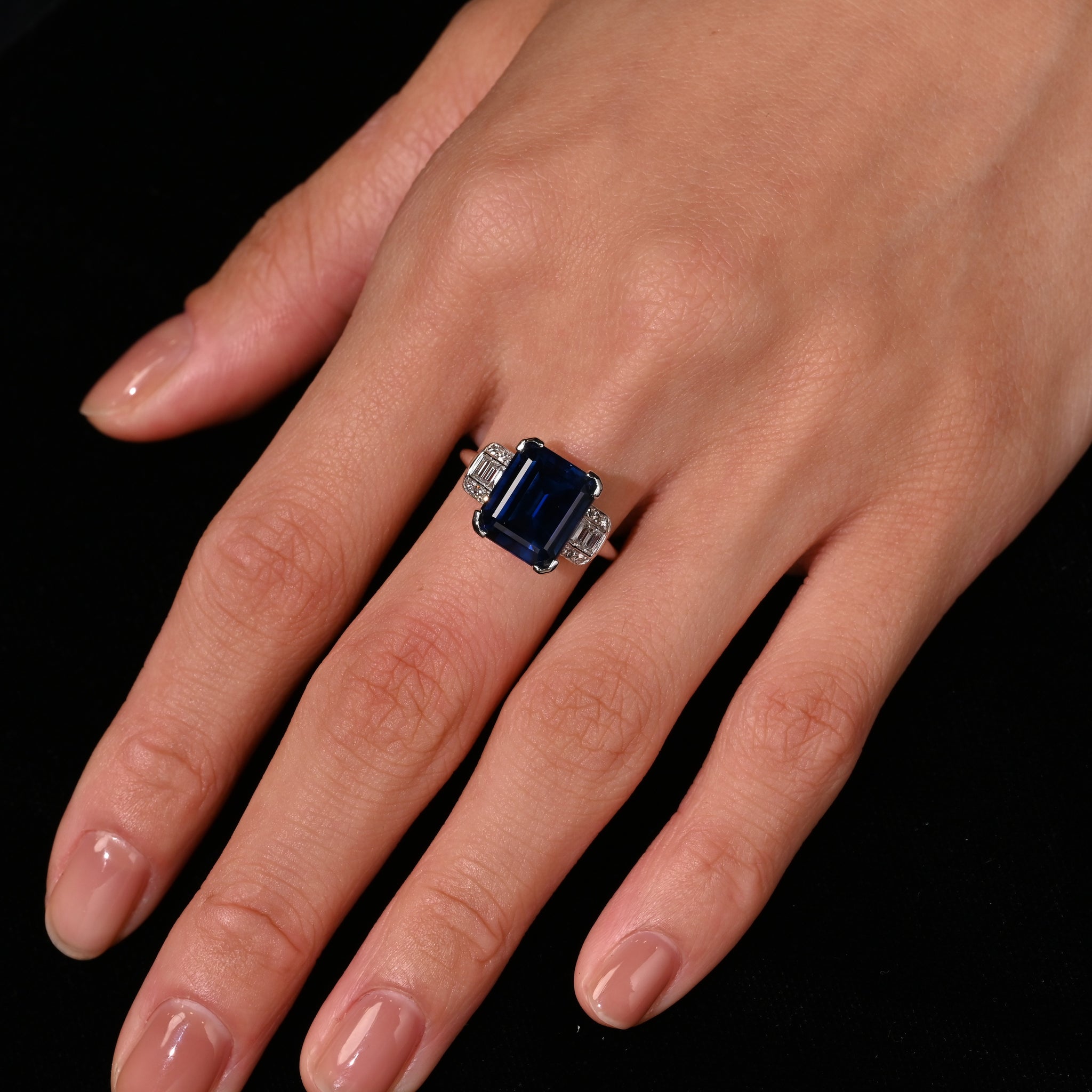 Vintage AGL Certified 6.80 Carat No Heat Blue Sapphire and Diamond Platinum Ring